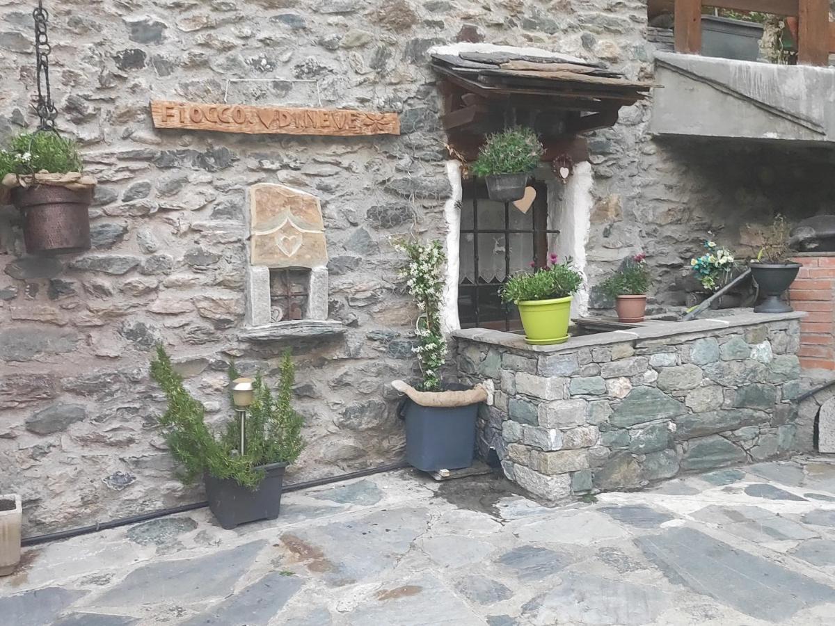 Fiocco Di Neve Apartment Монжове Екстериор снимка